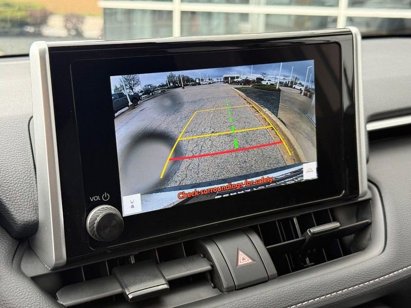Used 2025 Toyota RAV4 XLE w/ Convenience Package image 23