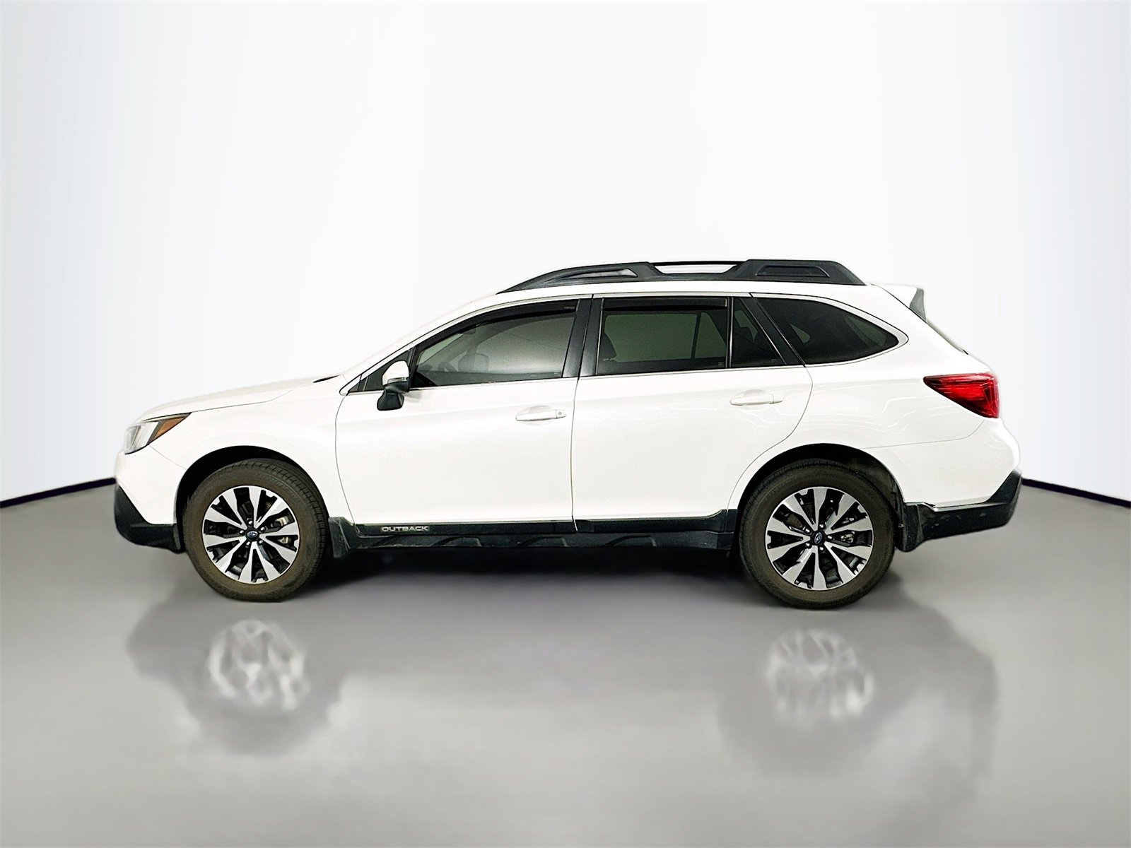 Used 2018 Subaru Outback 2.5i Limited image 5