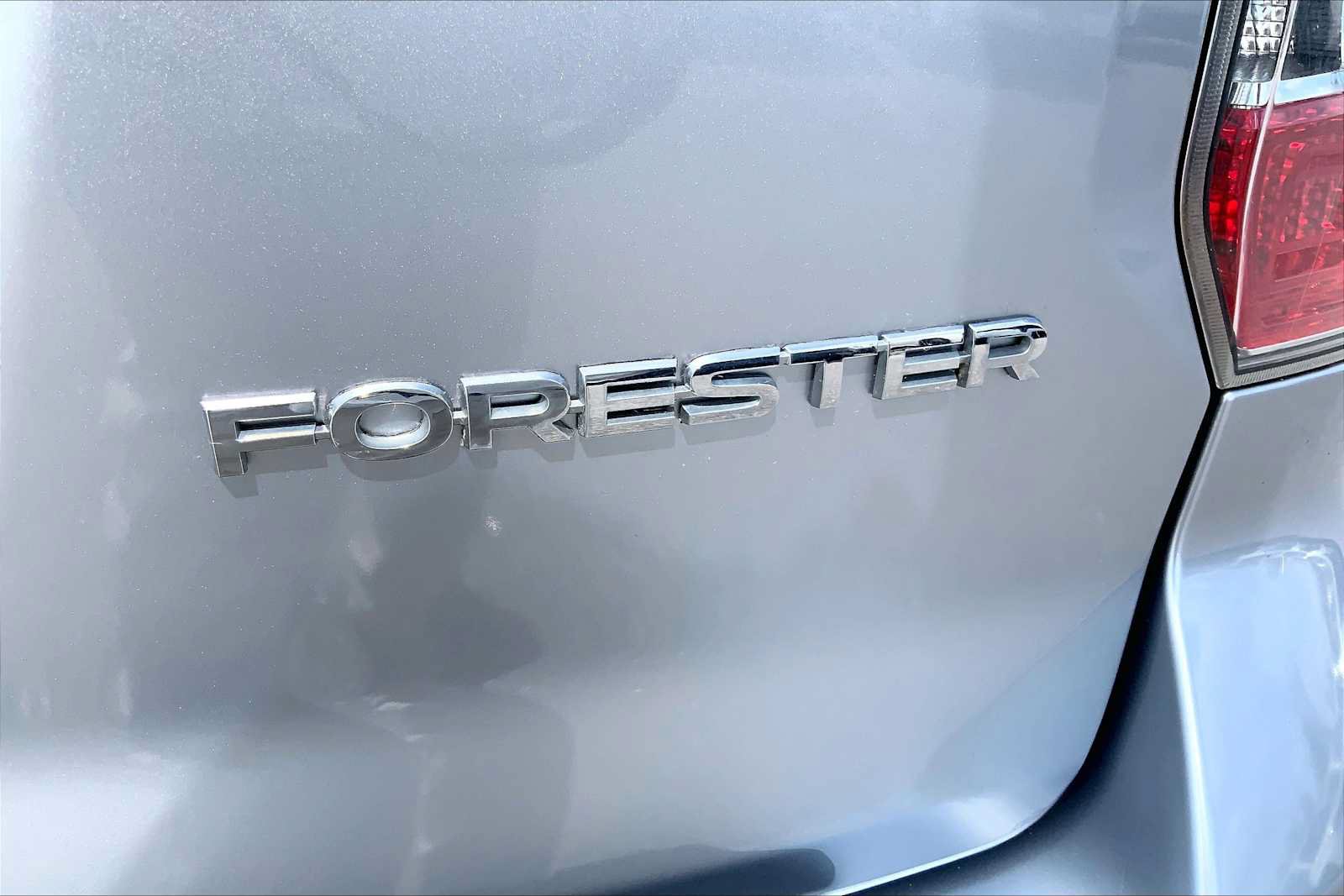 Used 2014 Subaru Forester 2.5i Limited AWD/4WD image 10