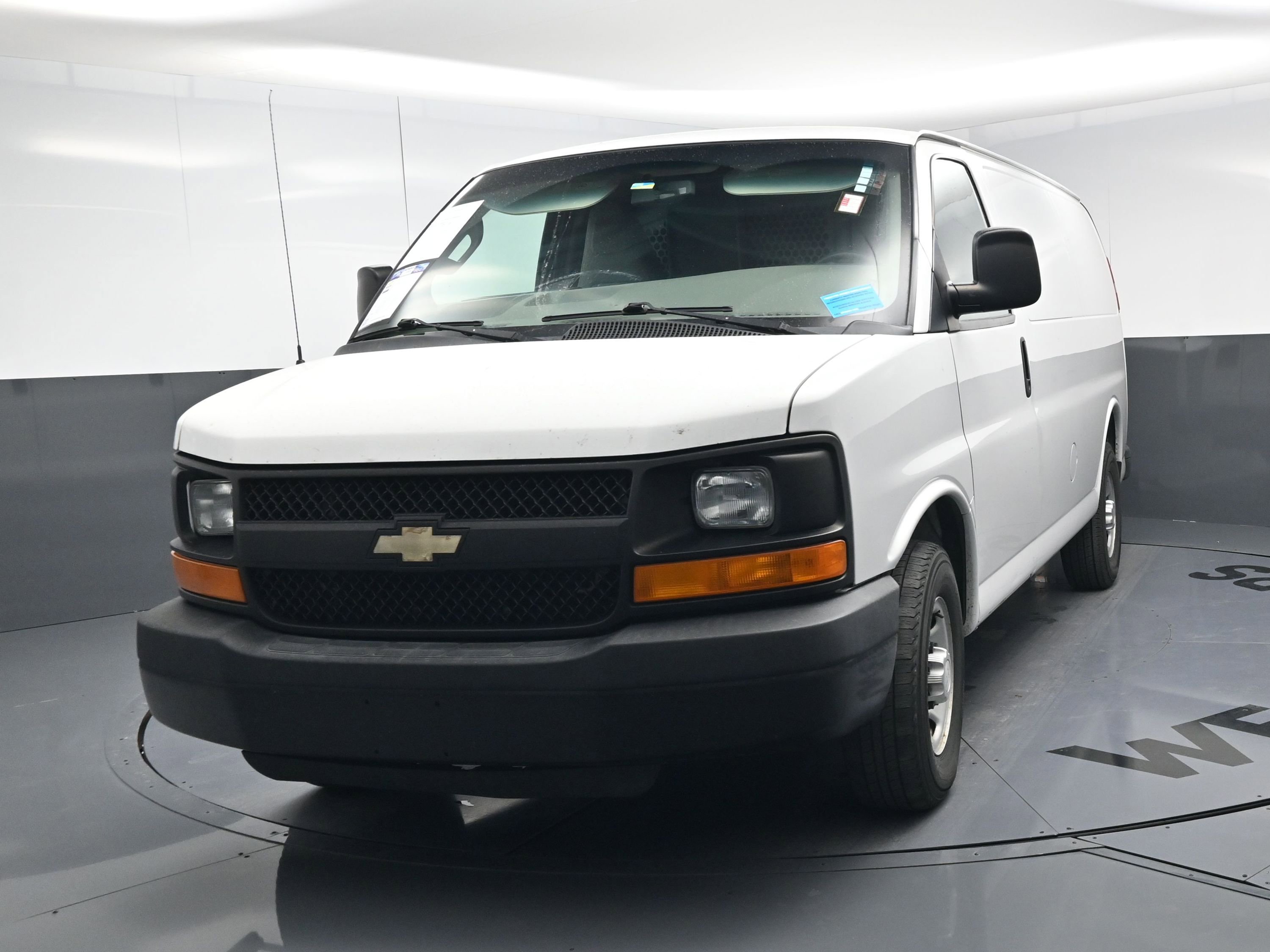 Used 2016 Chevrolet Express 2500 image 11