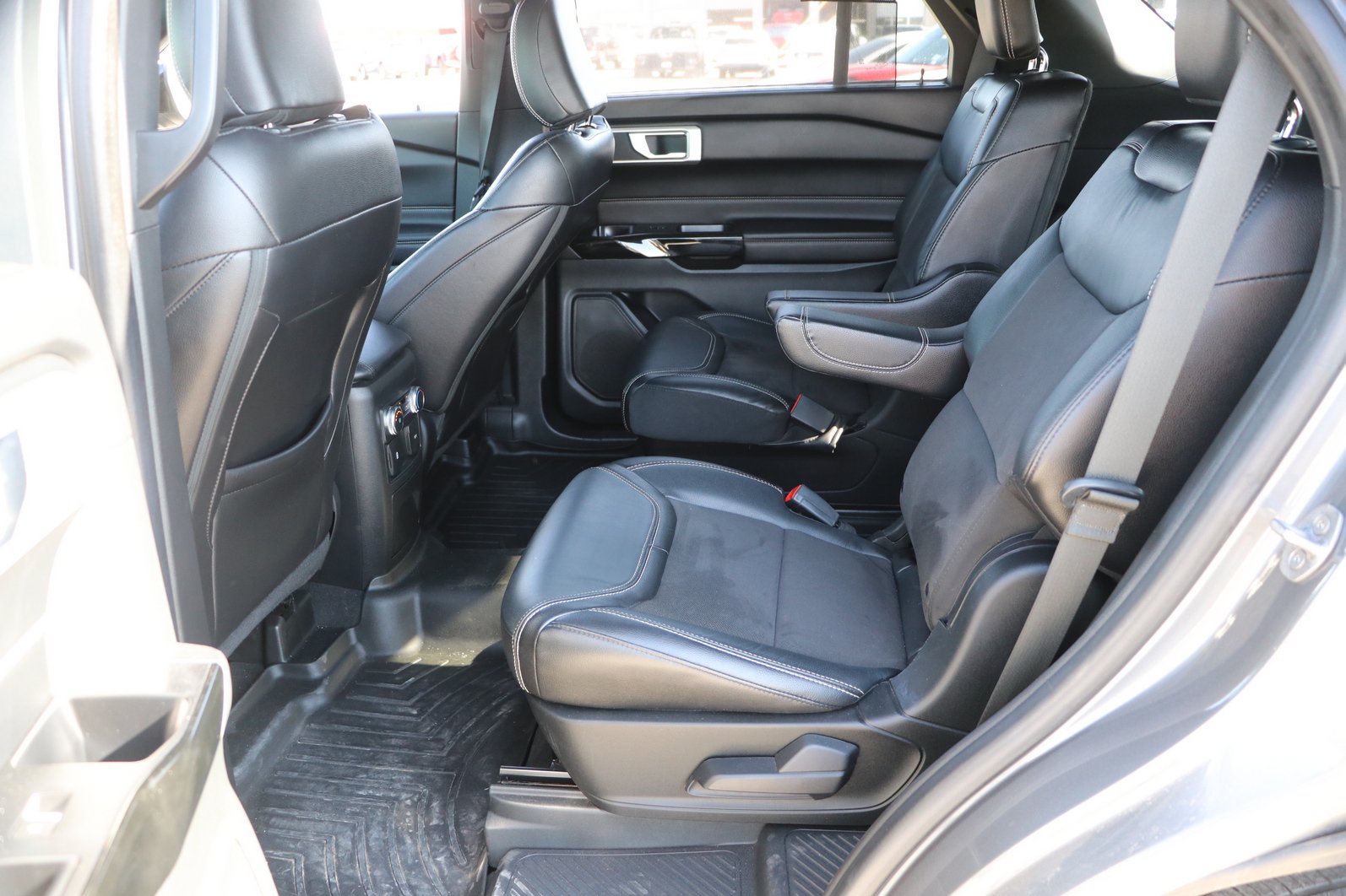 Used 2022 Ford Explorer ST AWD/4WD image 29