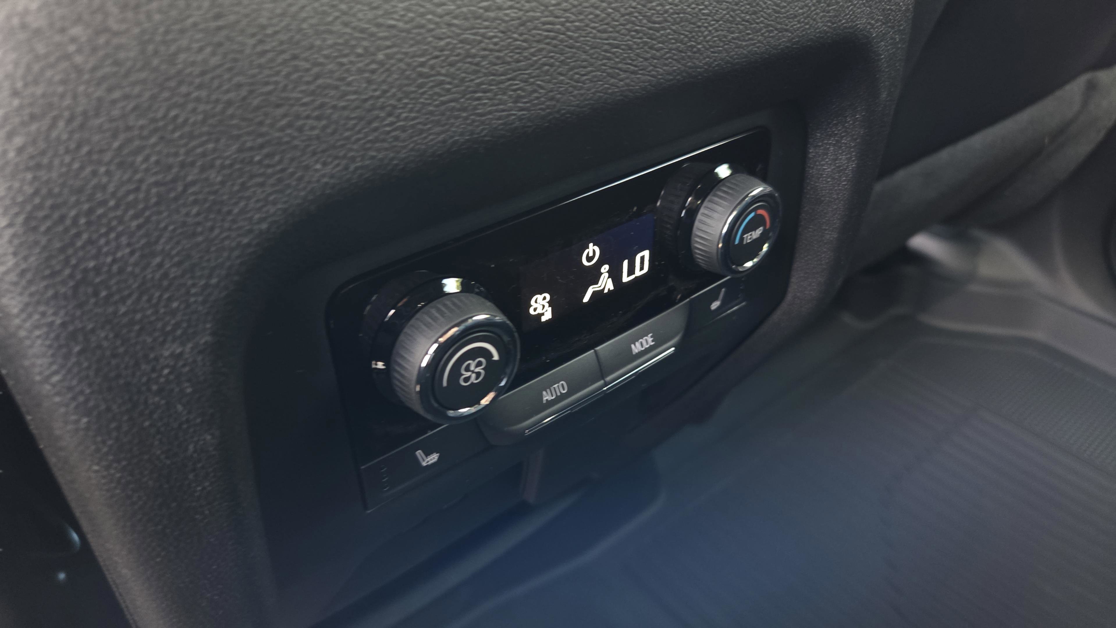 New 2026 Chevrolet Traverse RS w/ LPO, Floor Liner Package FWD image 13