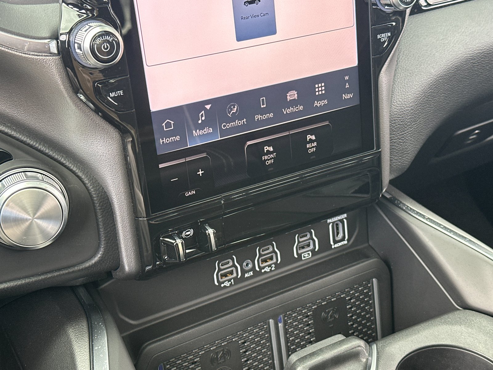 New 2026 RAM 1500 Laramie AWD/4WD image 20