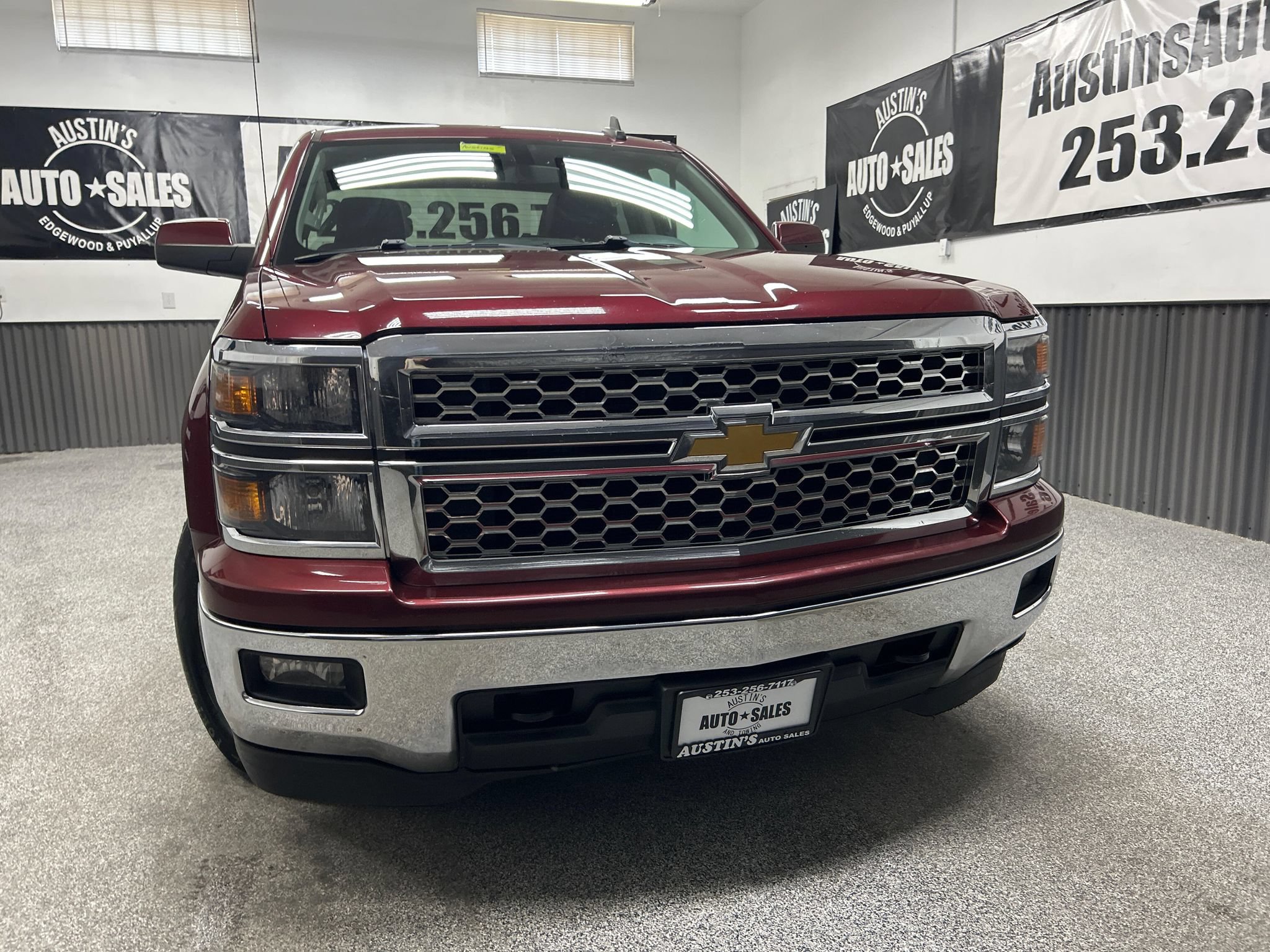 Used 2015 Chevrolet Silverado 1500 LT AWD/4WD image 2