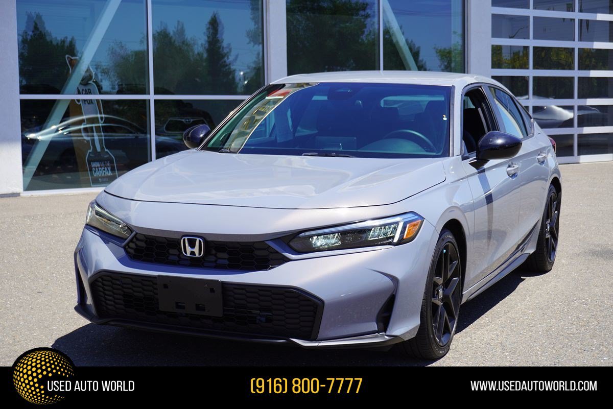 Used 2025 Honda Civic Sport image 1
