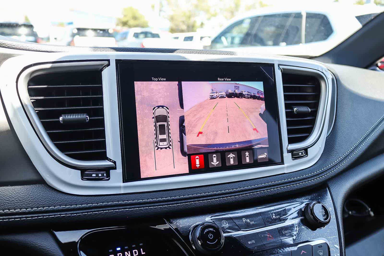 New 2027 Chrysler Pacifica Select FWD image 27