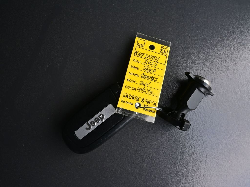 Used 2024 Jeep Compass Limited image 21