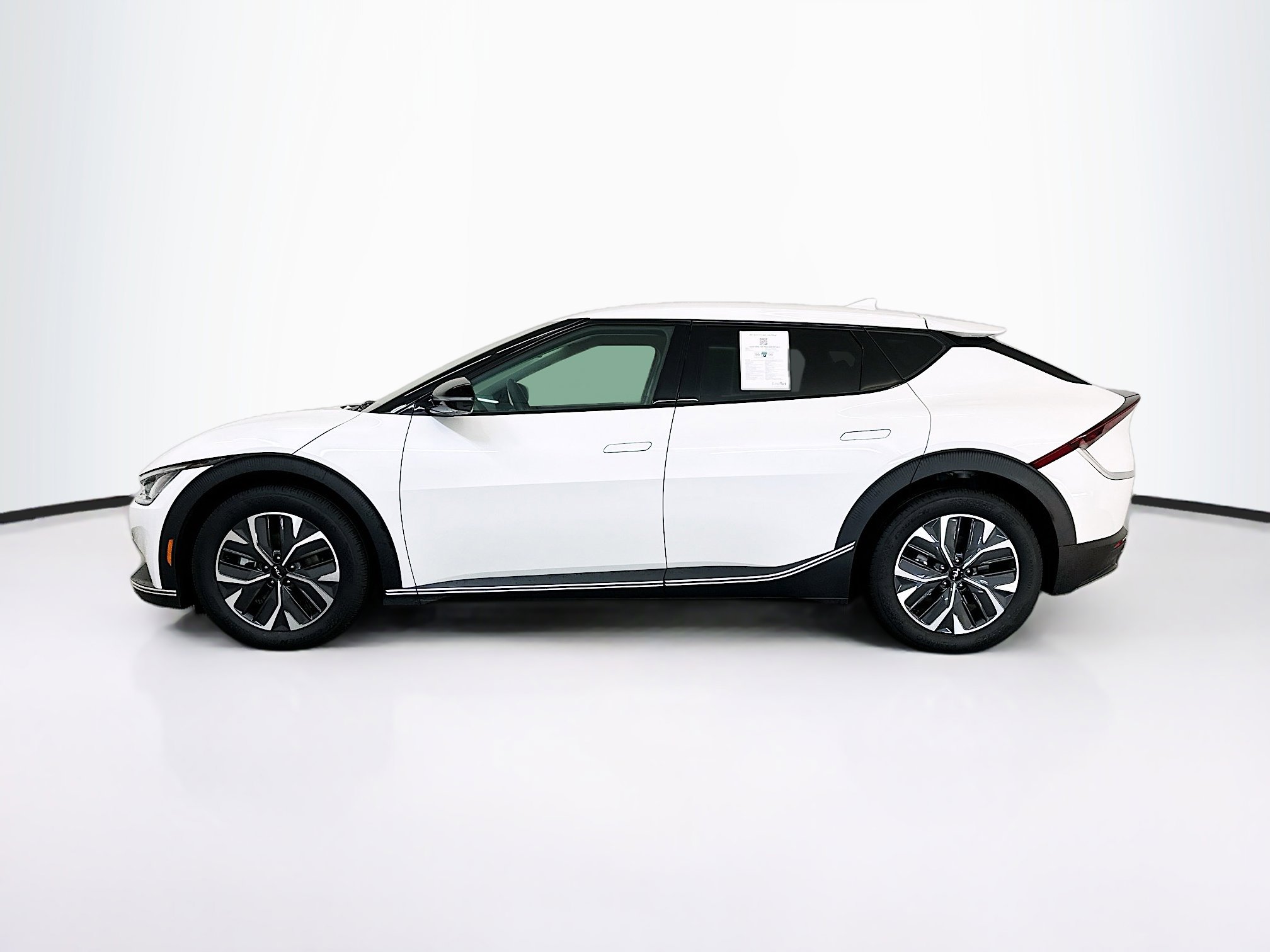 Used 2024 Kia EV6 Light AWD/4WD image 4