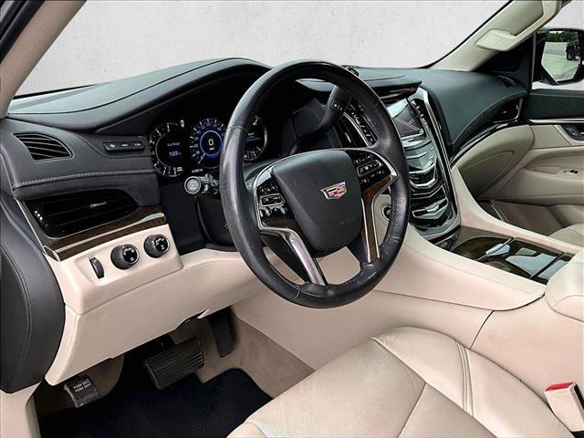 Used 2020 Cadillac Escalade Luxury AWD/4WD image 14