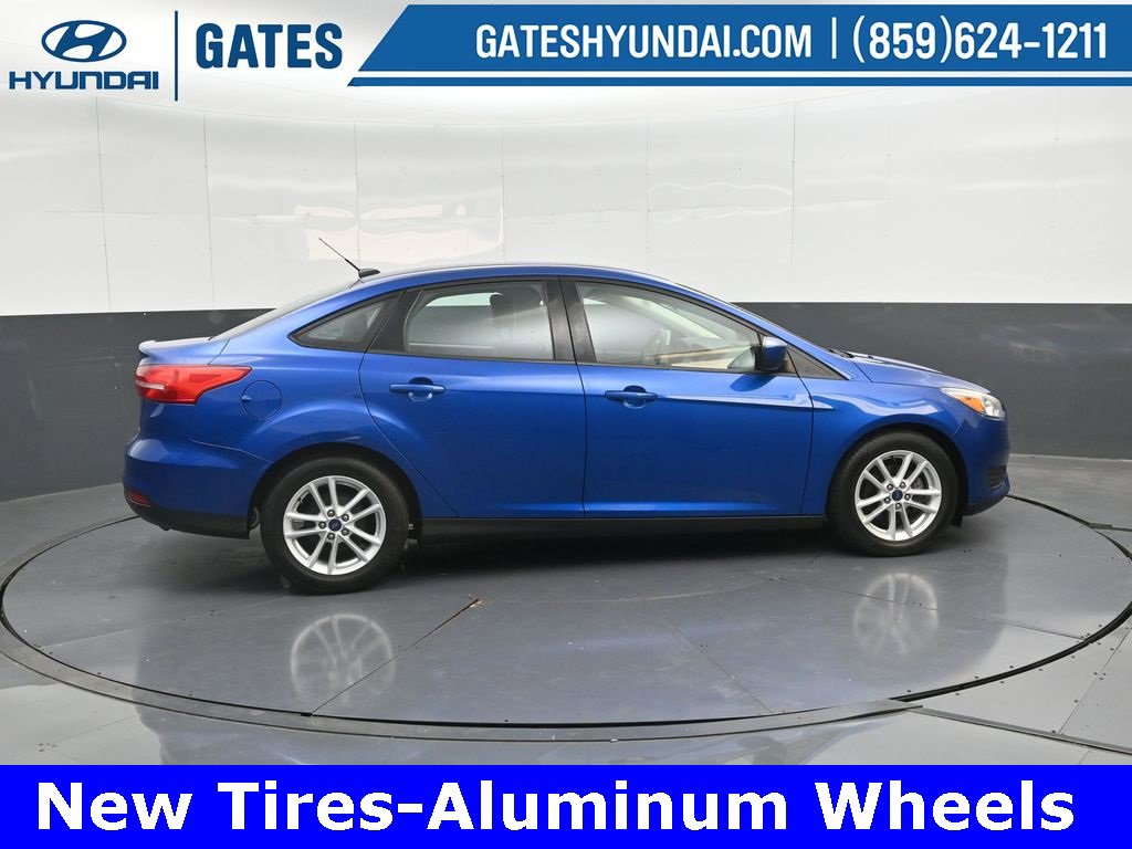 Used 2018 Ford Focus SE image 3