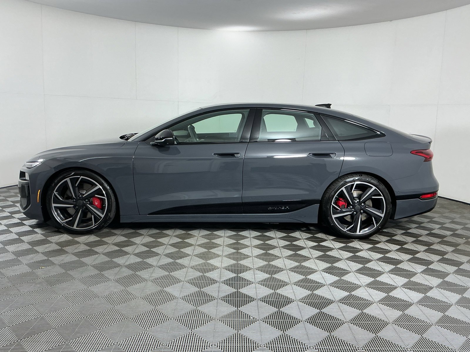 New 2027 Audi S6 e-tron Prestige AWD/4WD image 4