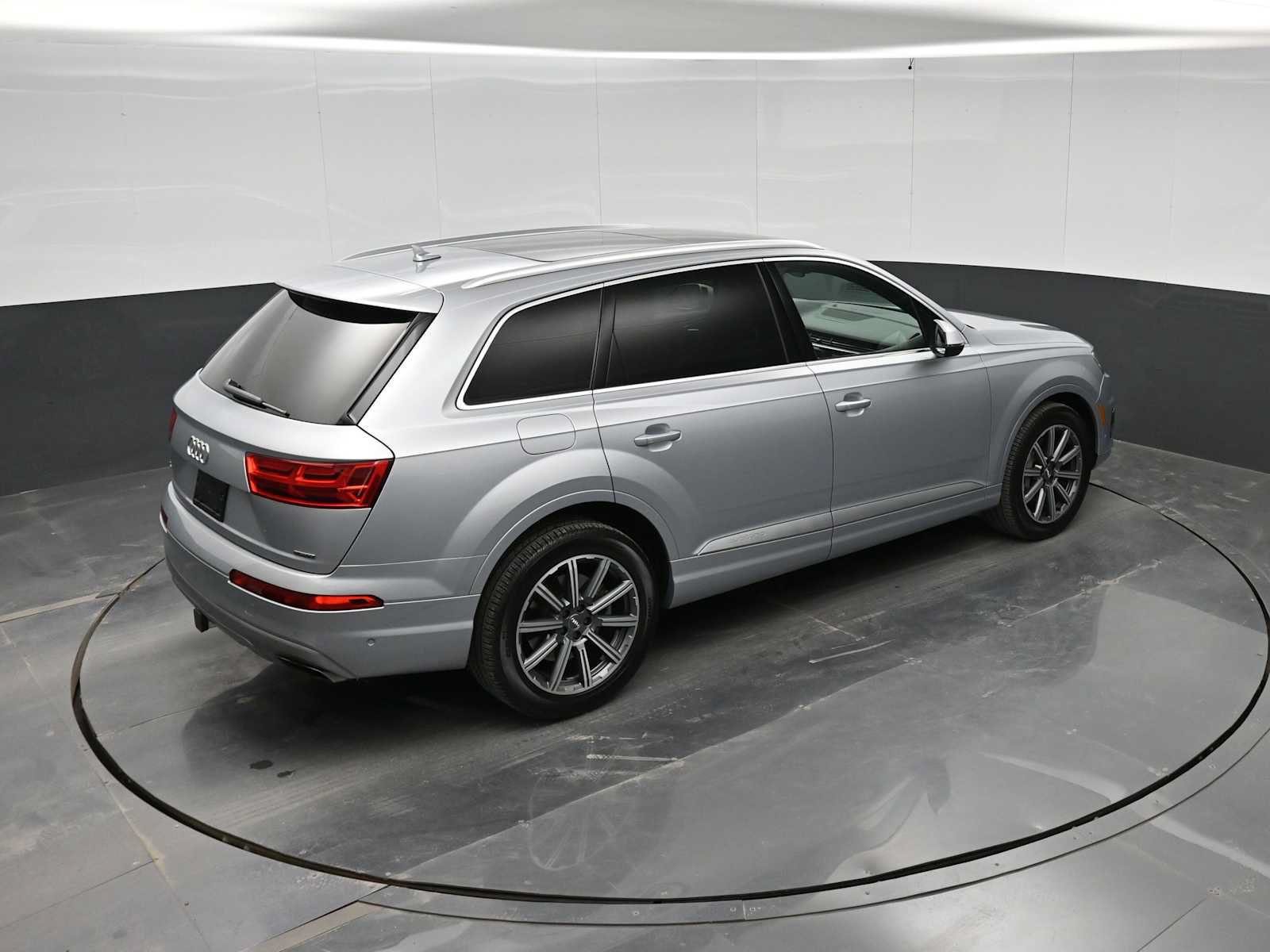Used 2019 Audi Q7 3.0T Premium Plus w/ Premium Plus Package AWD/4WD image 37