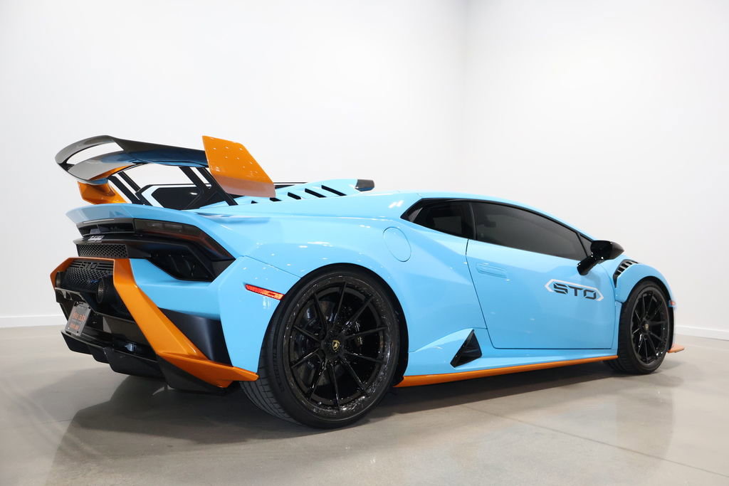 Used 2021 Lamborghini Huracan STO image 39