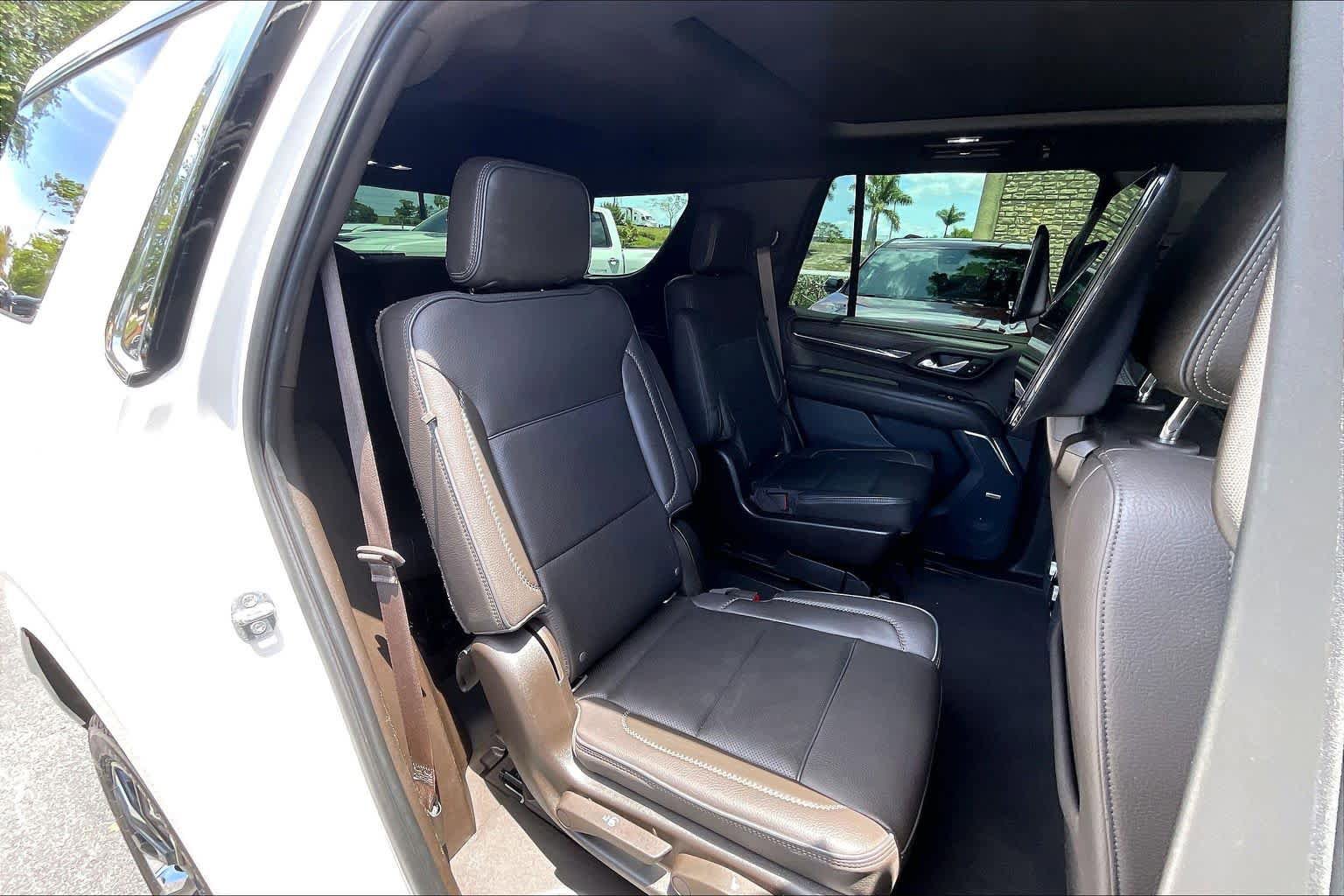 Used 2021 GMC Yukon Denali w/ Denali Premium Package RWD image 26