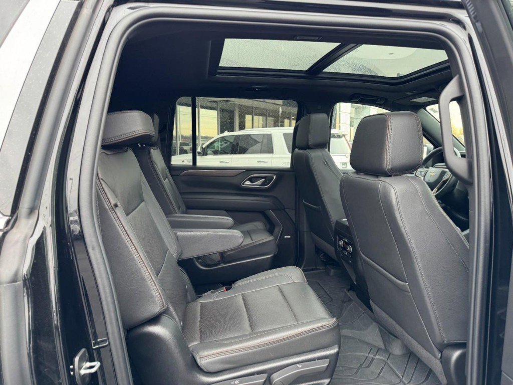 Used 2024 Chevrolet Suburban High Country image 14