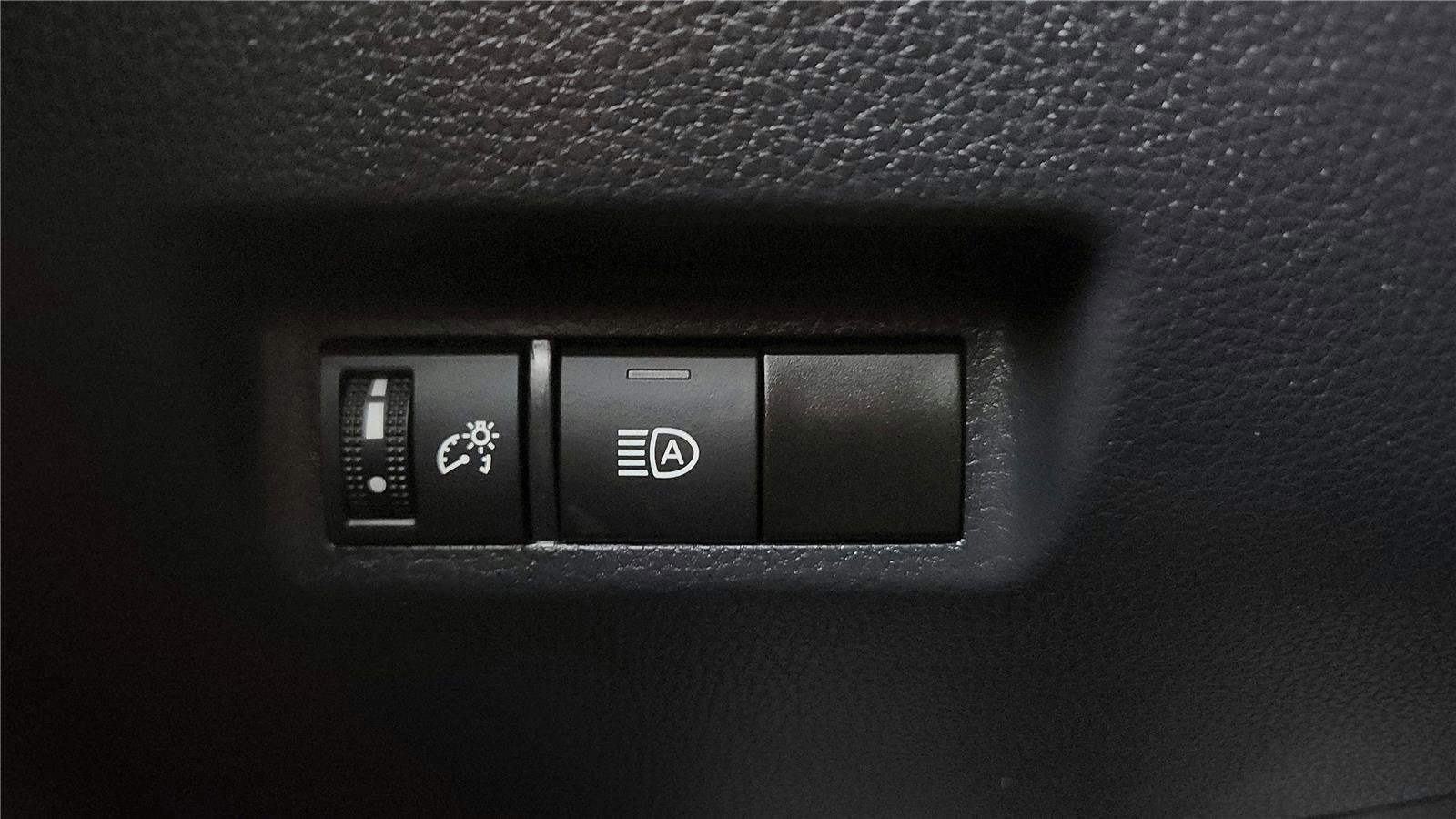 Used 2024 Toyota RAV4 AWD Hybrid image 29