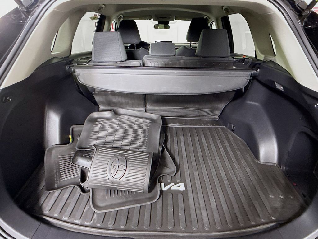 Certified 2021 Toyota RAV4 LE image 27