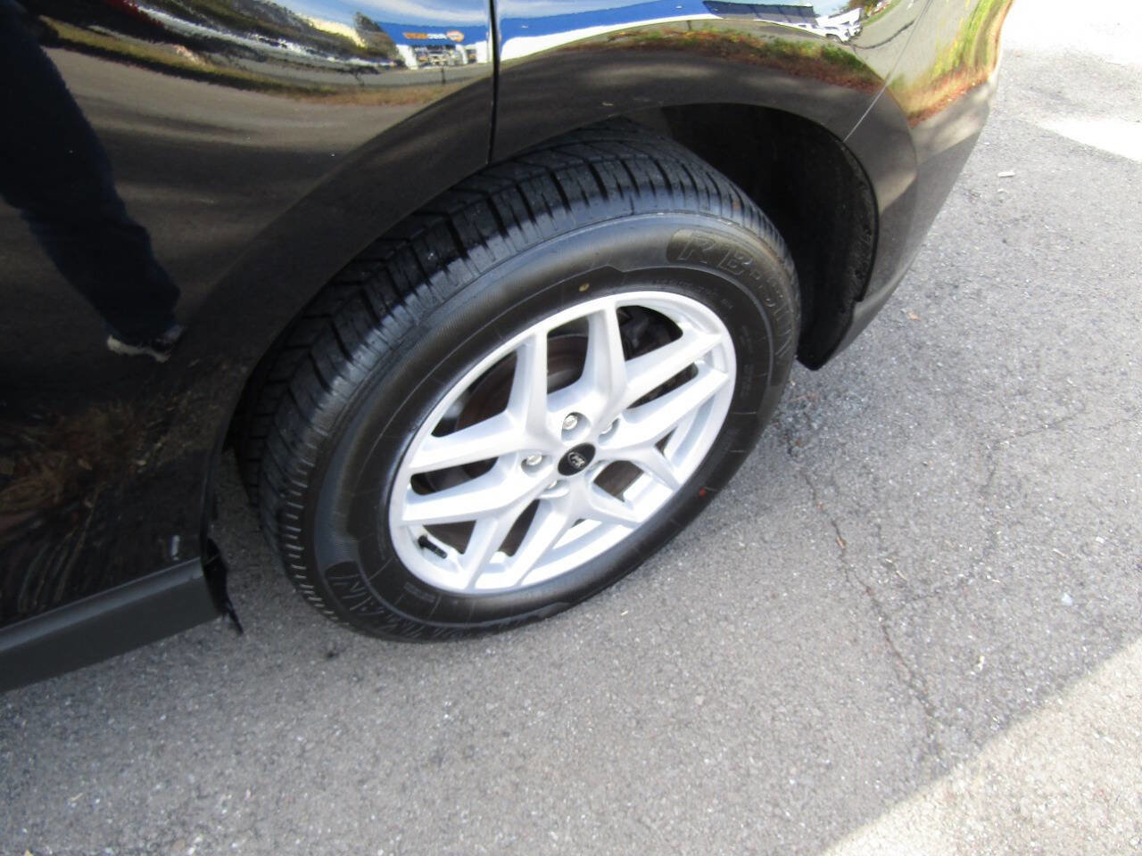 Used 2023 Ford Edge SEL image 35