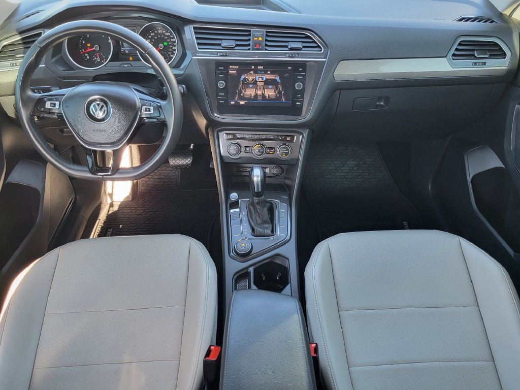 Used 2020 Volkswagen Tiguan SE w/ 3rd Row Seat Package AWD/4WD image 28