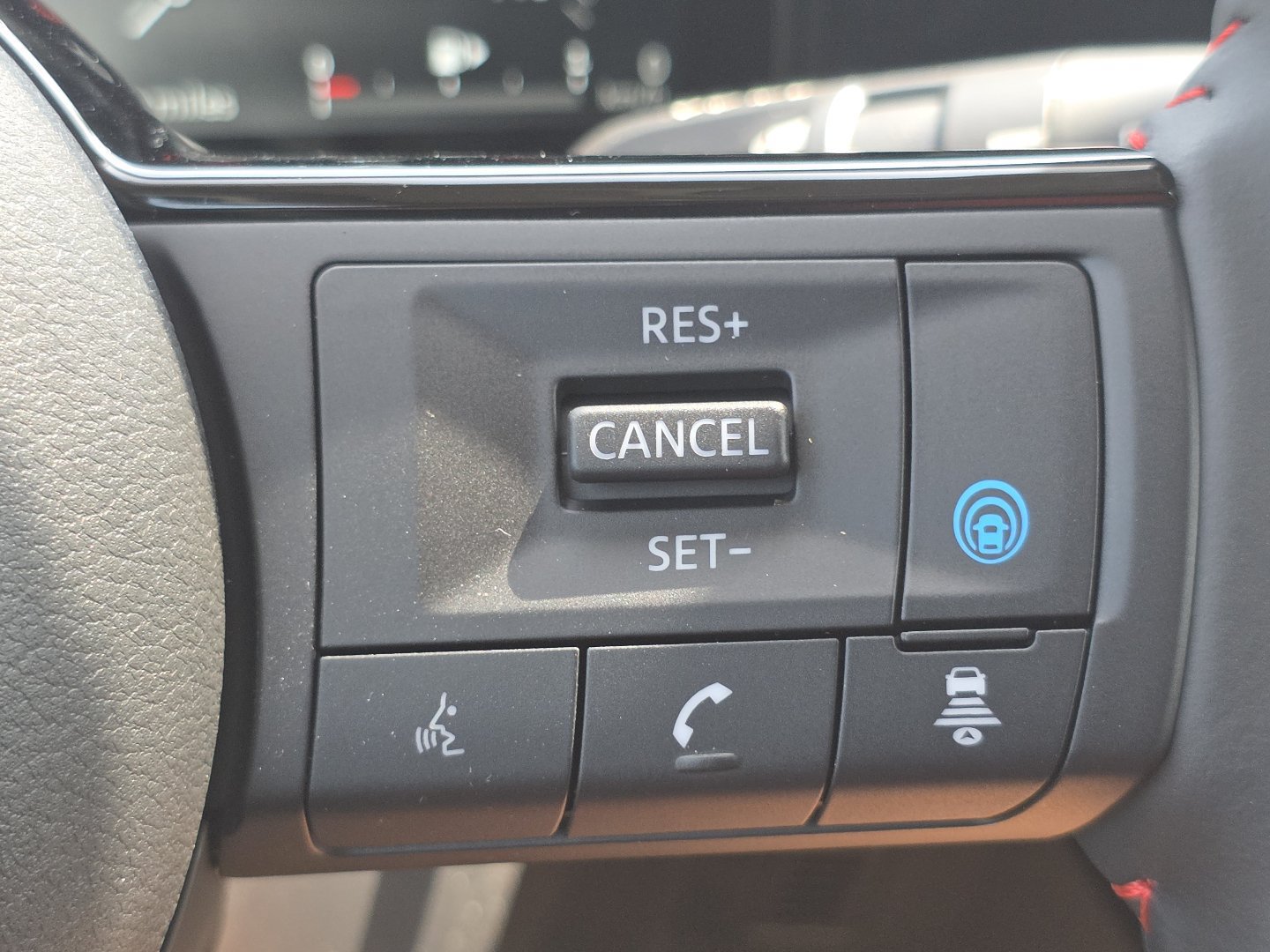 New 2026 Nissan Kicks SR w/ Cold Weather Package AWD/4WD image 29