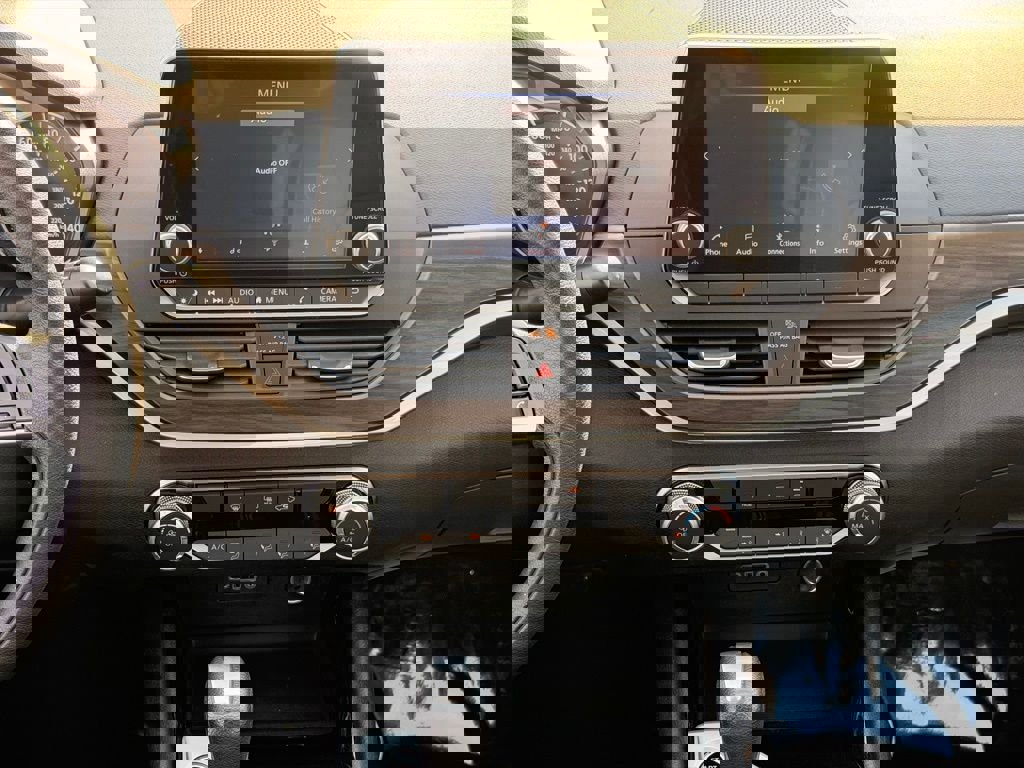 Used 2024 Nissan Altima 2.5 SV image 17