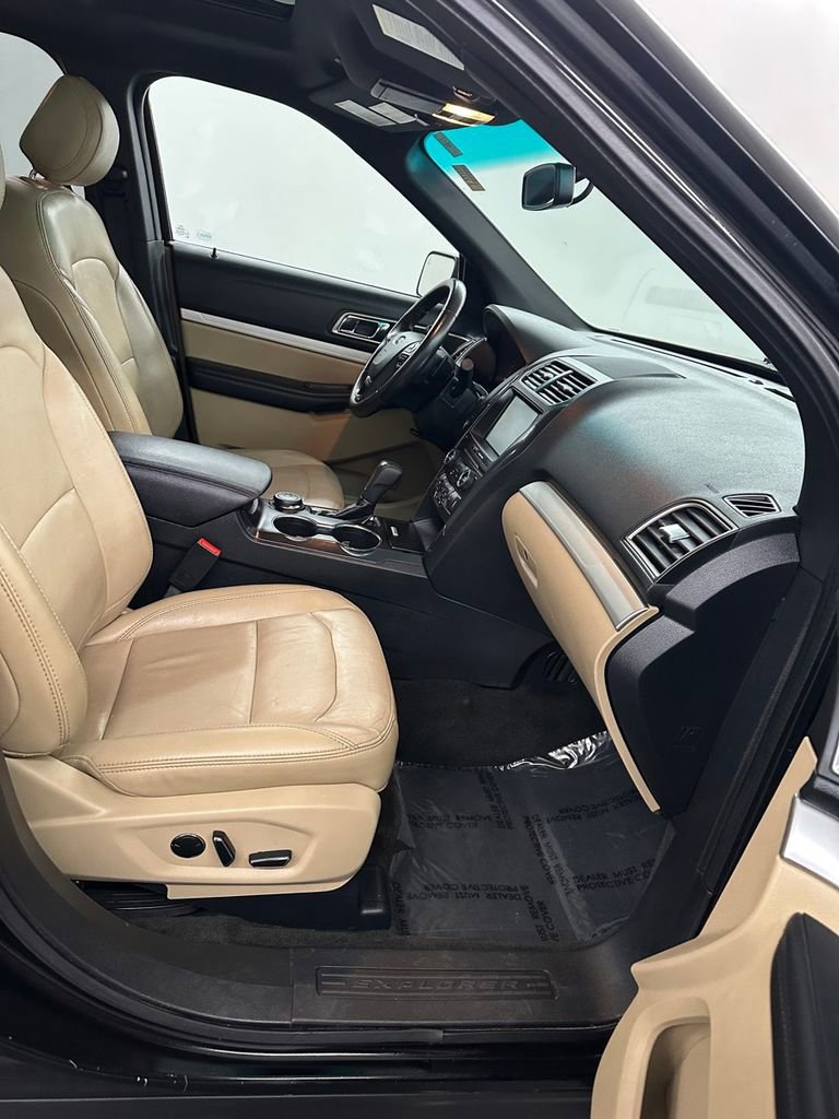 Used 2016 Ford Explorer XLT w/ Equipment Group 202A image 42