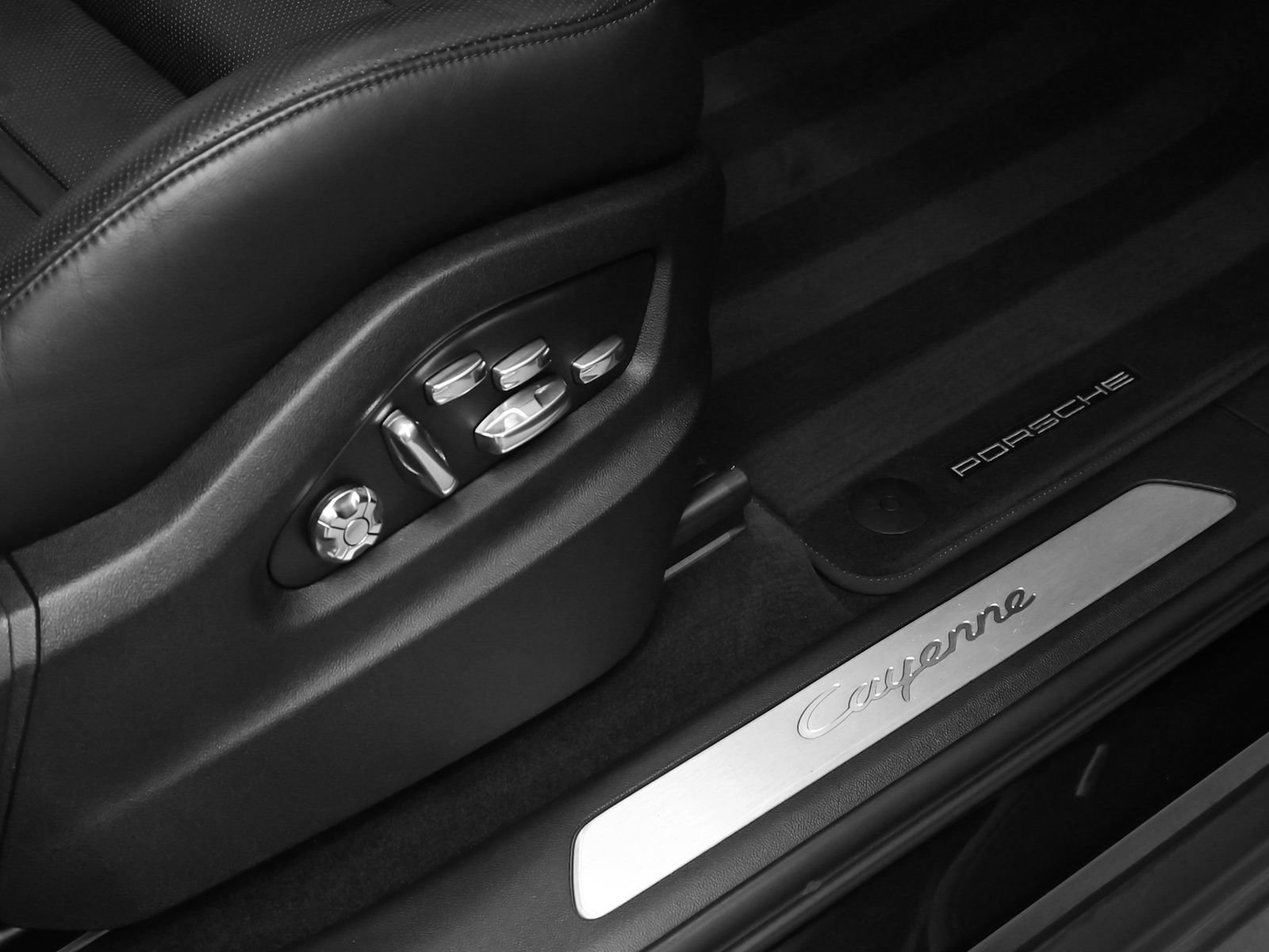 Certified 2019 Porsche Cayenne image 18