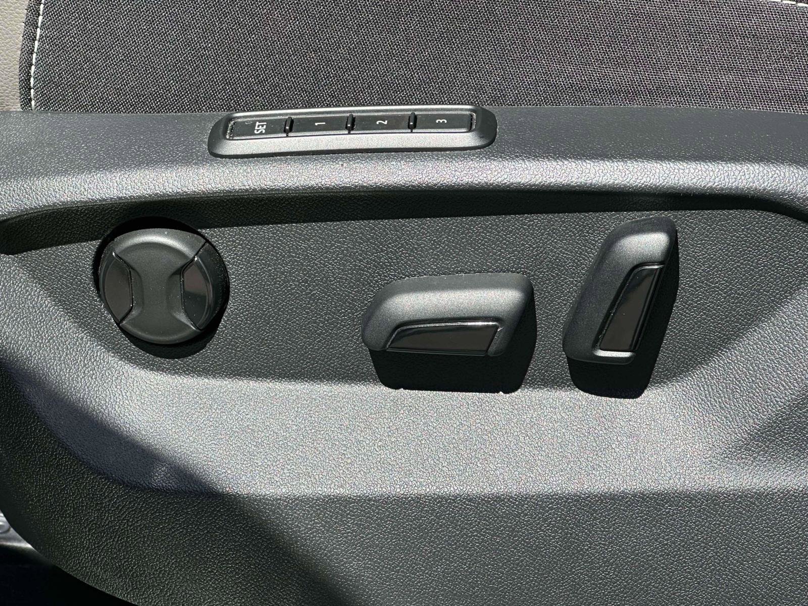 Certified 2023 Volkswagen Atlas SEL Premium image 14