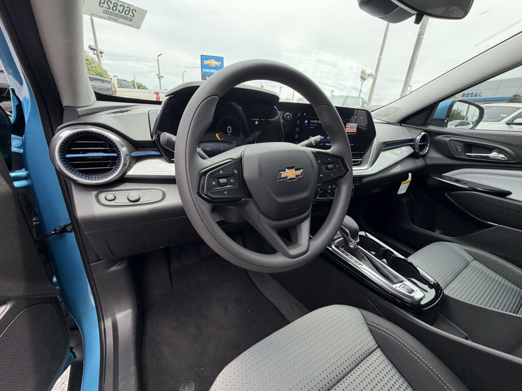 New 2026 Chevrolet Trax LT FWD image 17