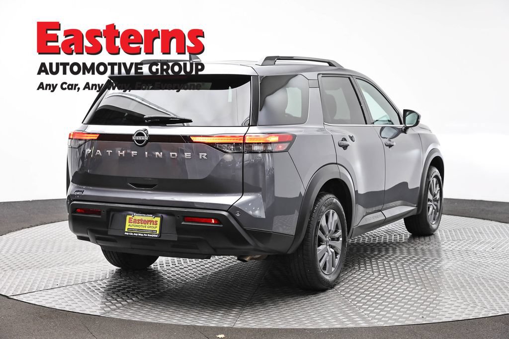 Used 2025 Nissan Pathfinder SV FWD image 5