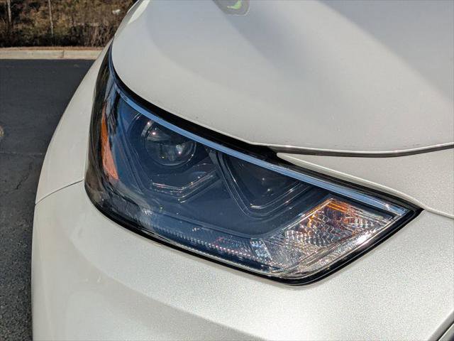 Certified 2024 Toyota Highlander XLE image 9