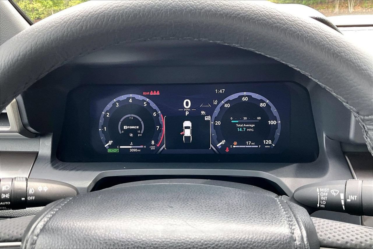 Used 2024 Toyota Tacoma TRD Sport AWD/4WD image 9