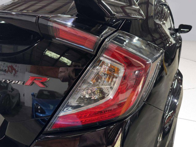 Used 2017 Honda Civic Type R image 13