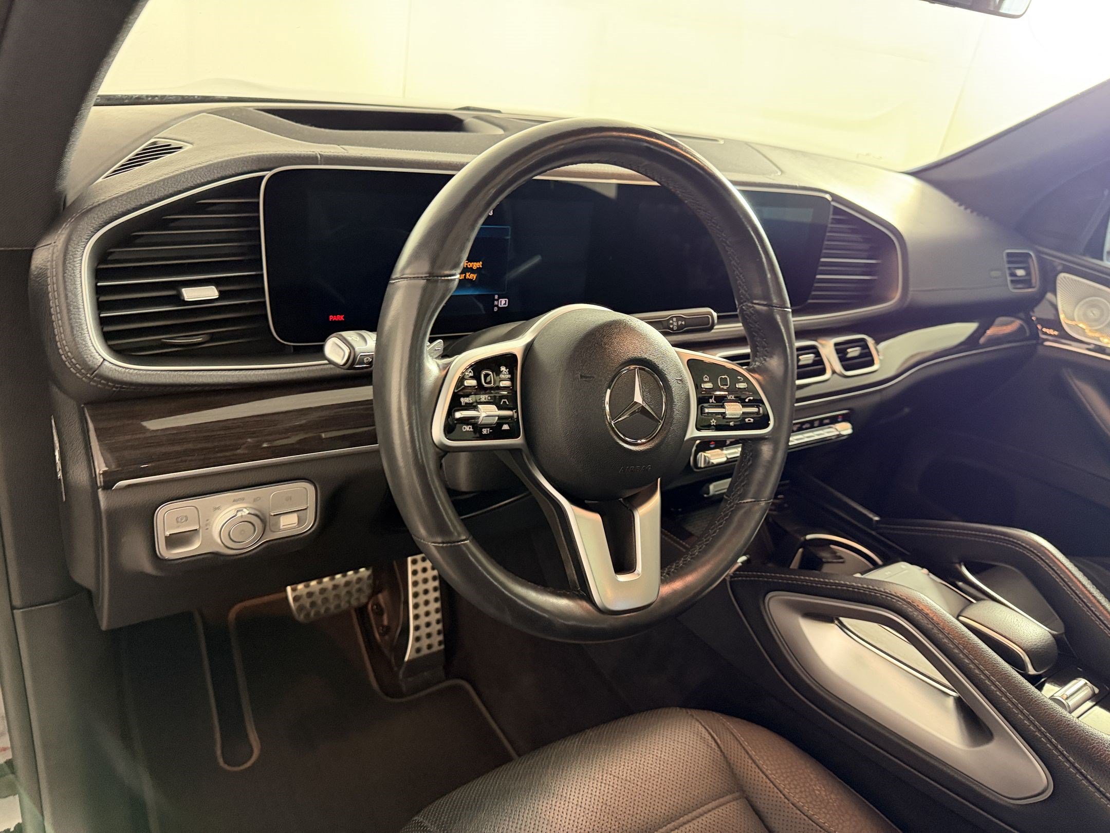 Used 2020 Mercedes-Benz GLS 580 4MATIC image 4