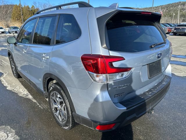 Used 2020 Subaru Forester Premium image 3