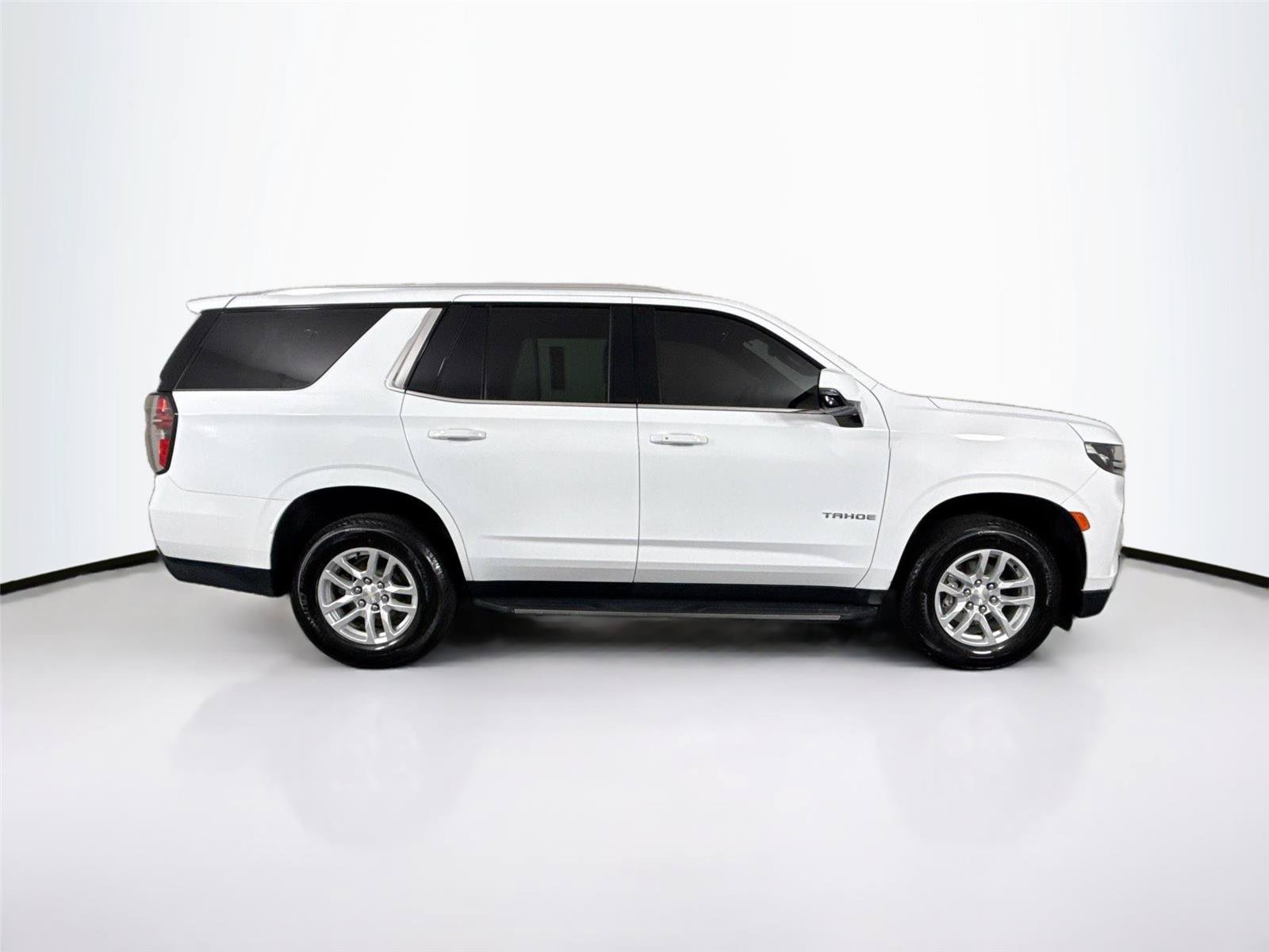 Used 2022 Chevrolet Tahoe LT w/ Luxury Package RWD image 11