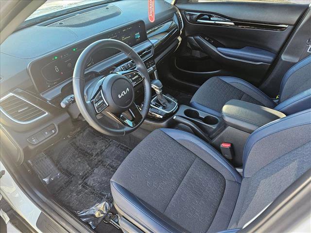 Used 2025 Kia Seltos S image 9
