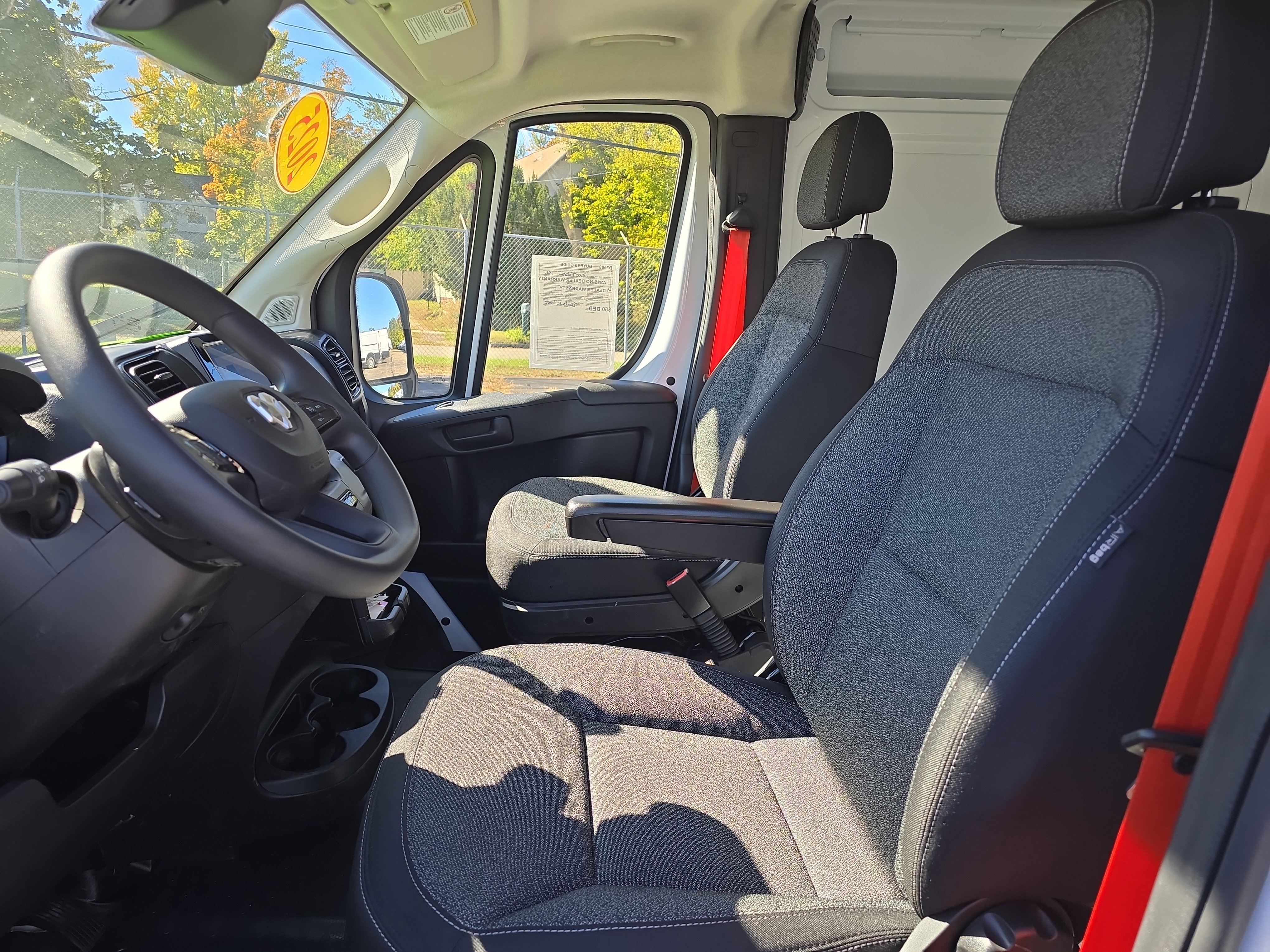 Used 2025 RAM ProMaster 2500 w/ Convenience Group image 12