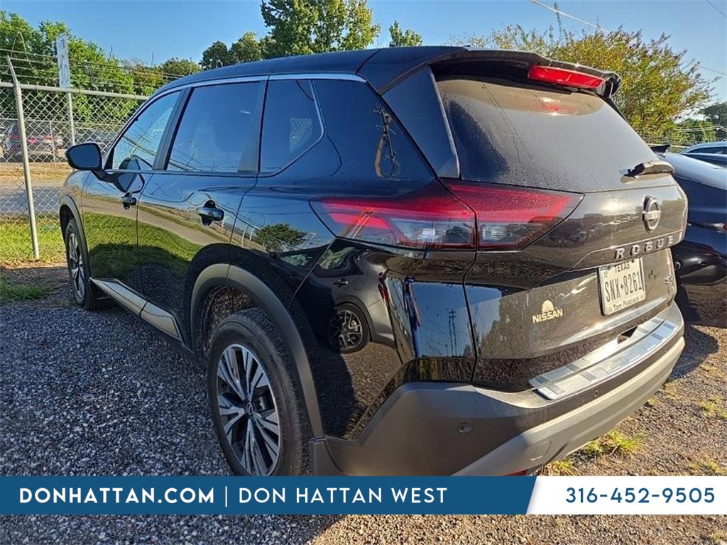 Used 2023 Nissan Rogue SV image 3
