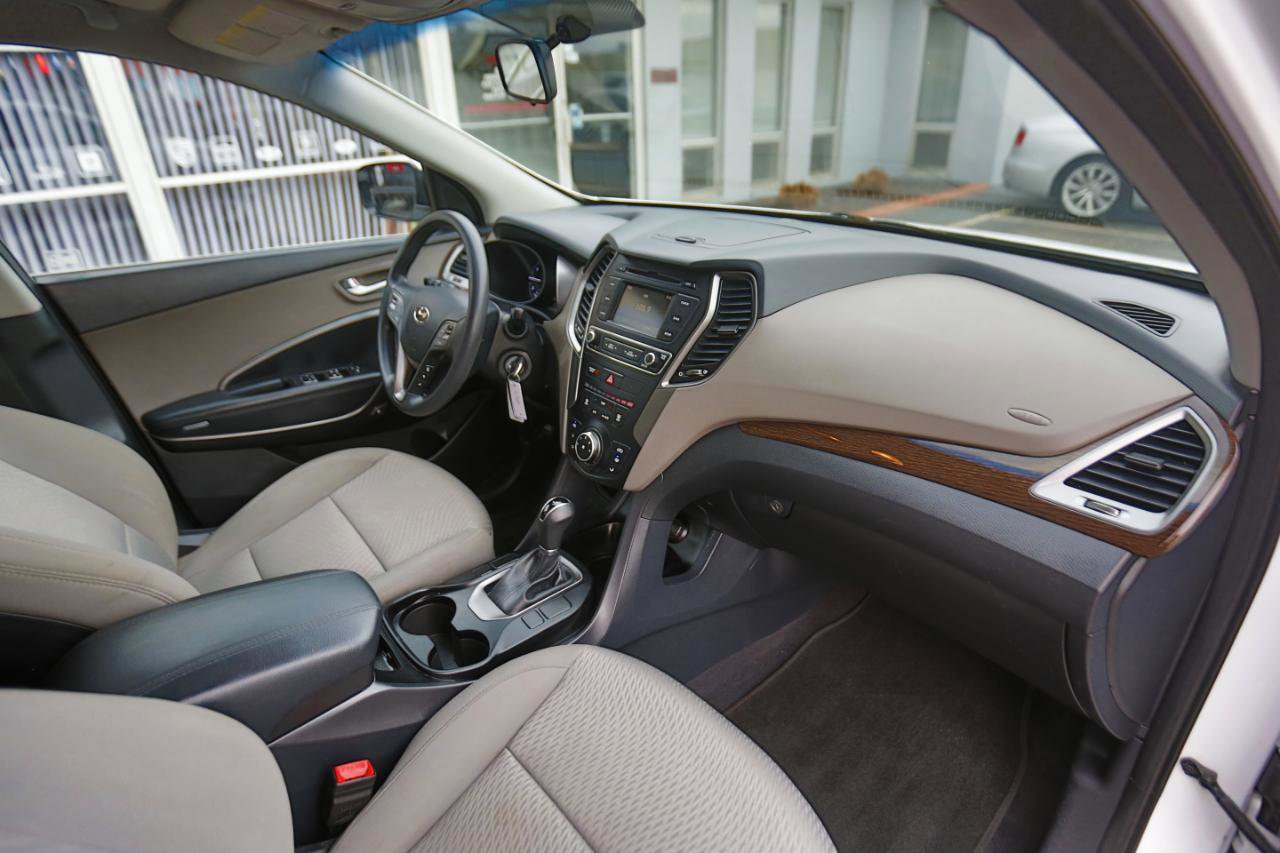 Used 2017 Hyundai Santa Fe Sport FWD image 16