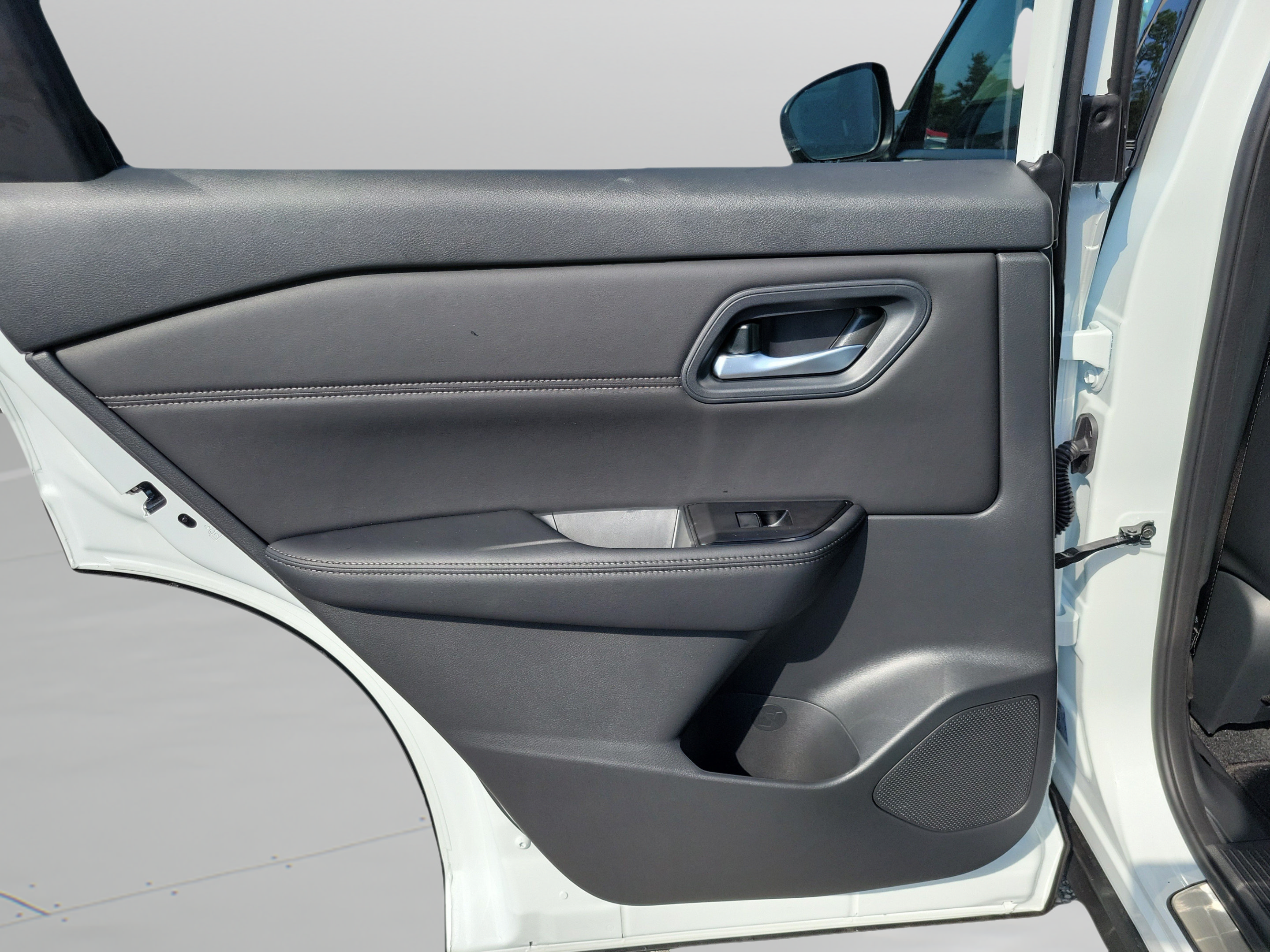 New 2026 Nissan Rogue Dark Armor FWD image 9
