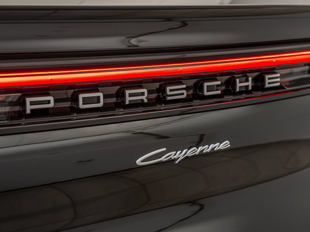 New 2026 Porsche Cayenne Coupe AWD/4WD image 19