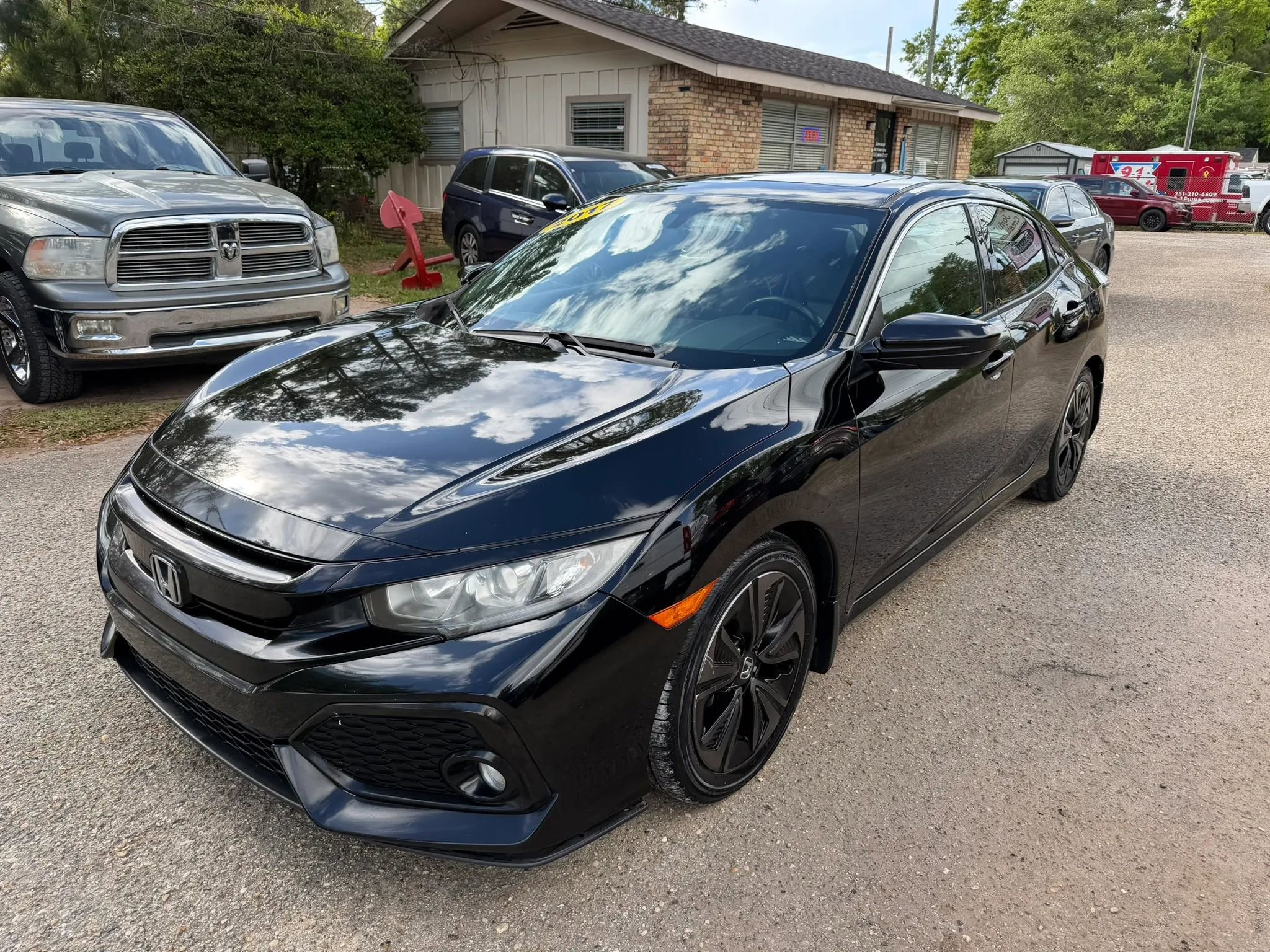 Used 2017 Honda Civic EX-L image 1
