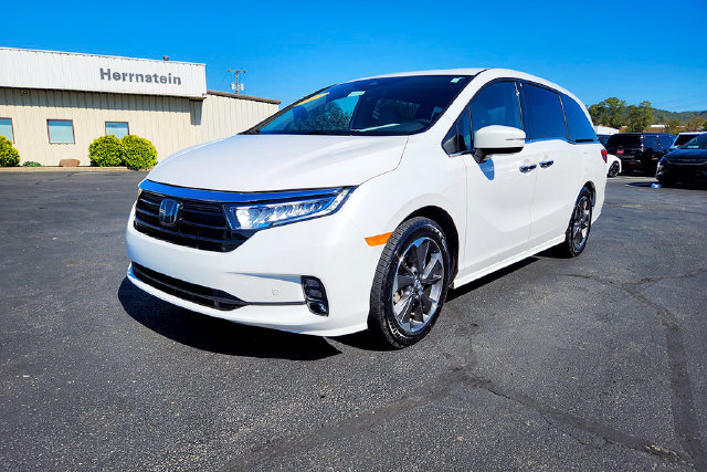 Used 2023 Honda Odyssey Elite image 3
