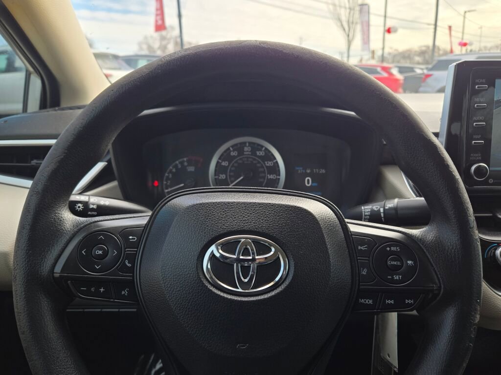 Used 2021 Toyota Corolla LE image 26
