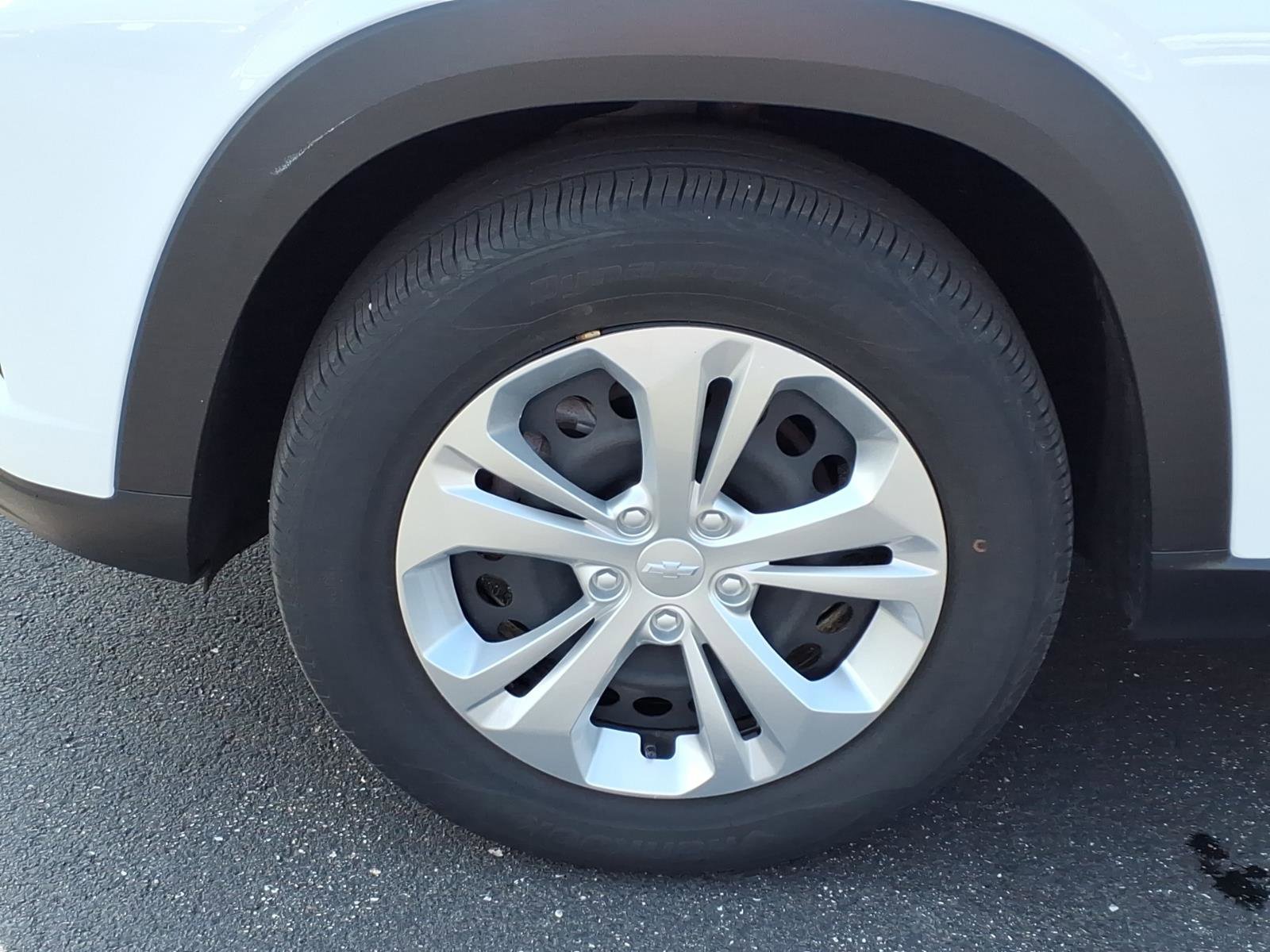 Used 2024 Chevrolet Trax LS FWD image 30