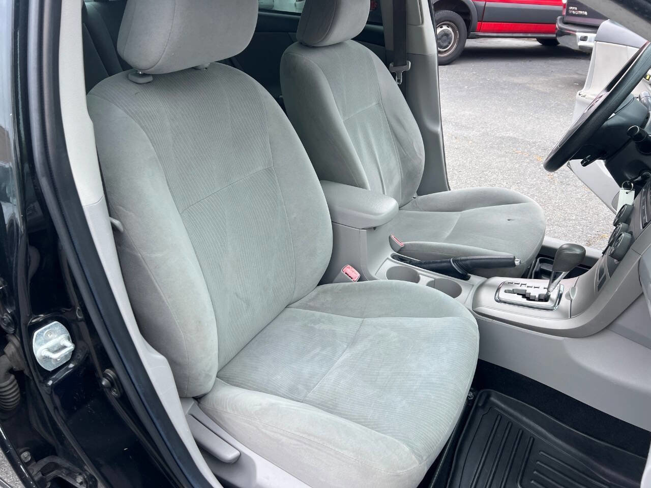 Used 2012 Toyota Corolla LE FWD image 10