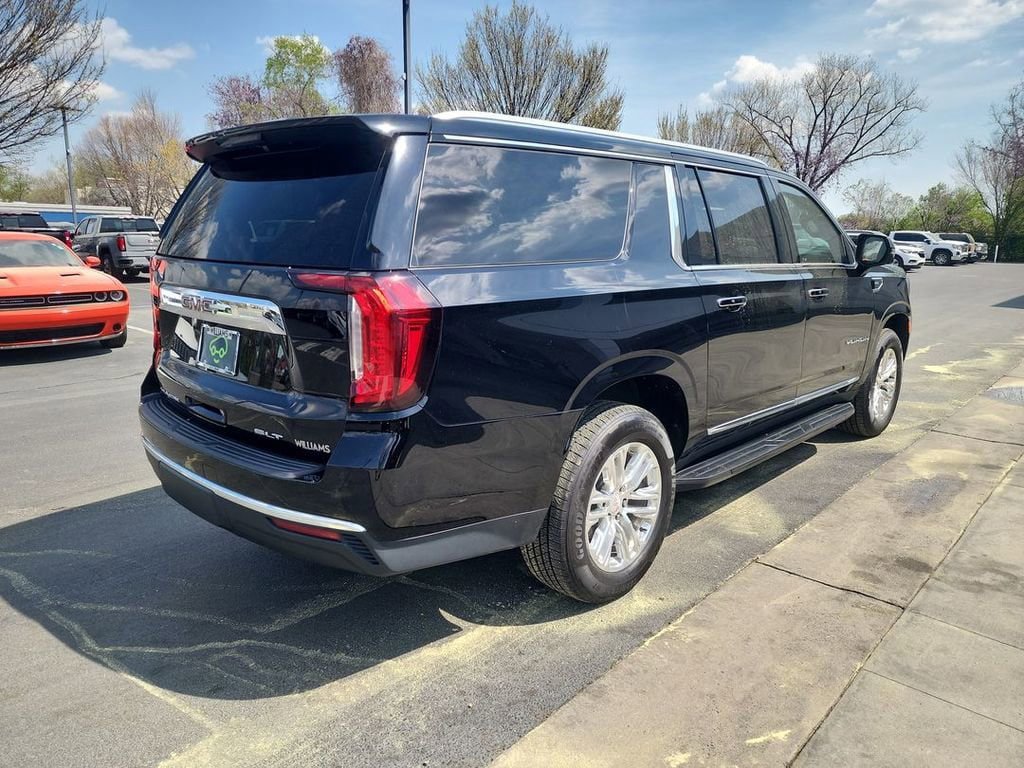 Used 2021 GMC Yukon XL SLT w/ SLT Premium Package image 8