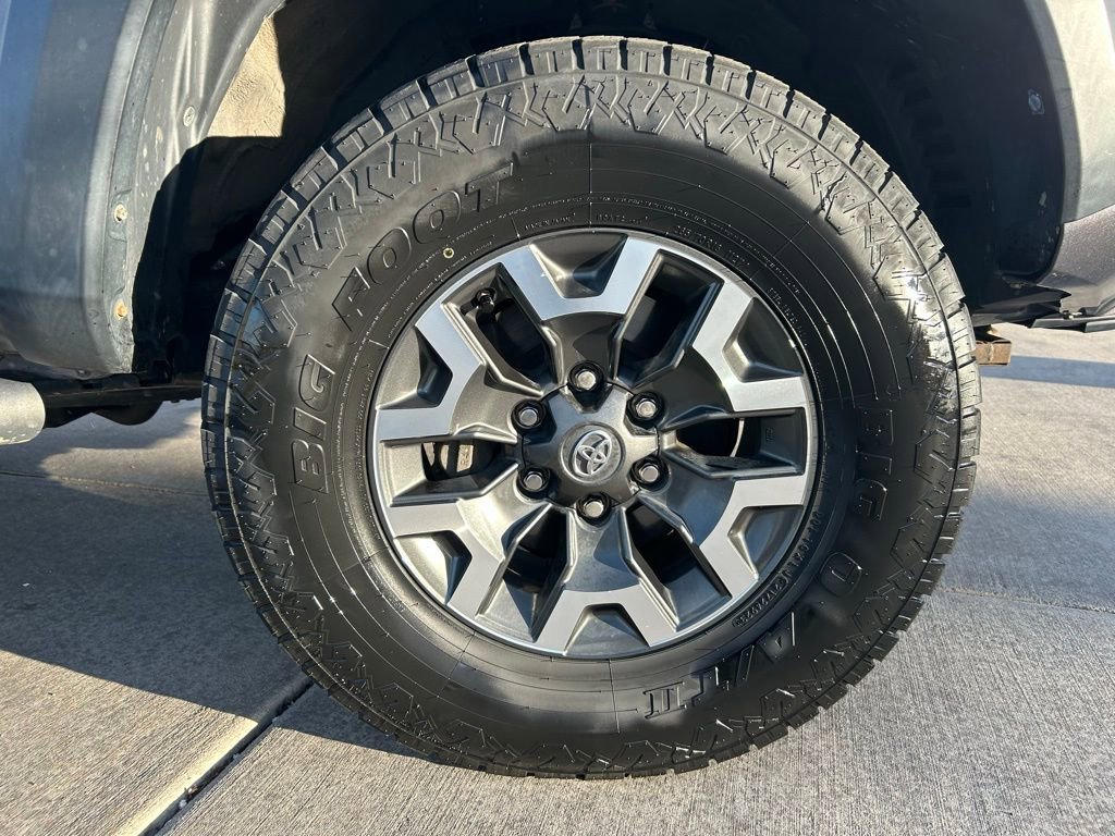 Used 2018 Toyota Tacoma TRD Off-Road image 32