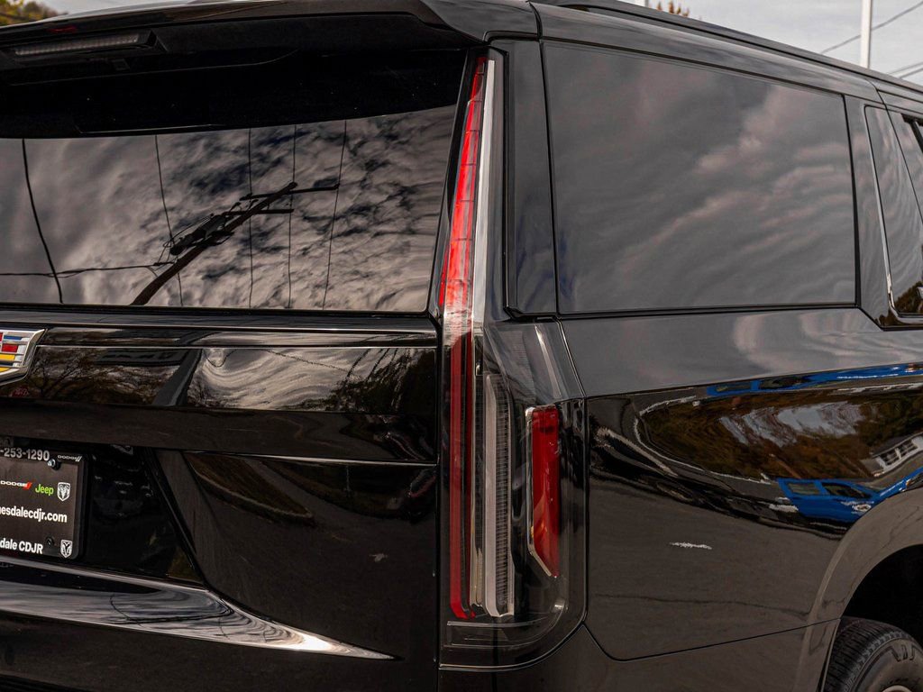 Used 2023 Cadillac Escalade ESV Sport w/ LPO, Floor Liner Package AWD/4WD image 44